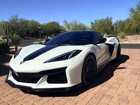 Used 2024 Chevrolet Corvette Z06 image 2