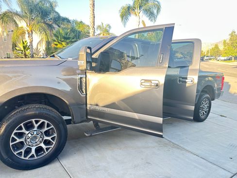 Used 2022 Ford F350 Lariat w/ Lariat Ultimate Package AWD/4WD image 12