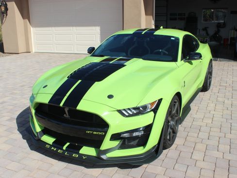 Used 2020 Ford Mustang Shelby GT500 w/ Carbon Fiber Track Pack image 1