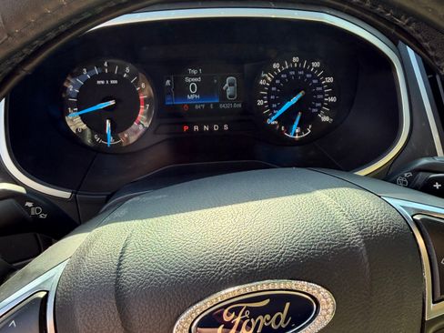 Used 2017 Ford Edge SEL FWD image 4