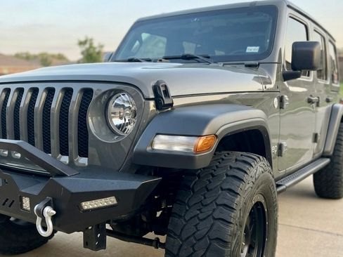 Used 2019 Jeep Wrangler Unlimited Sport S image 2