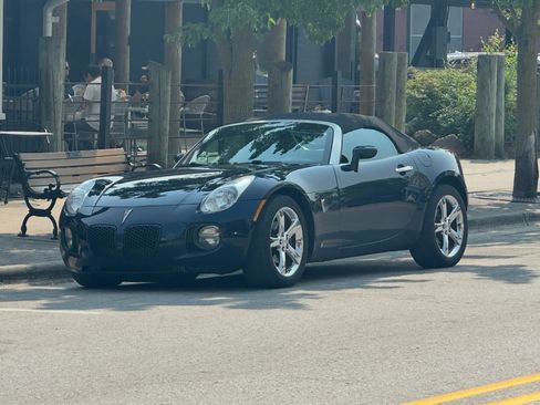 Used 2007 Pontiac Solstice GXP w/ Premium Package image 1