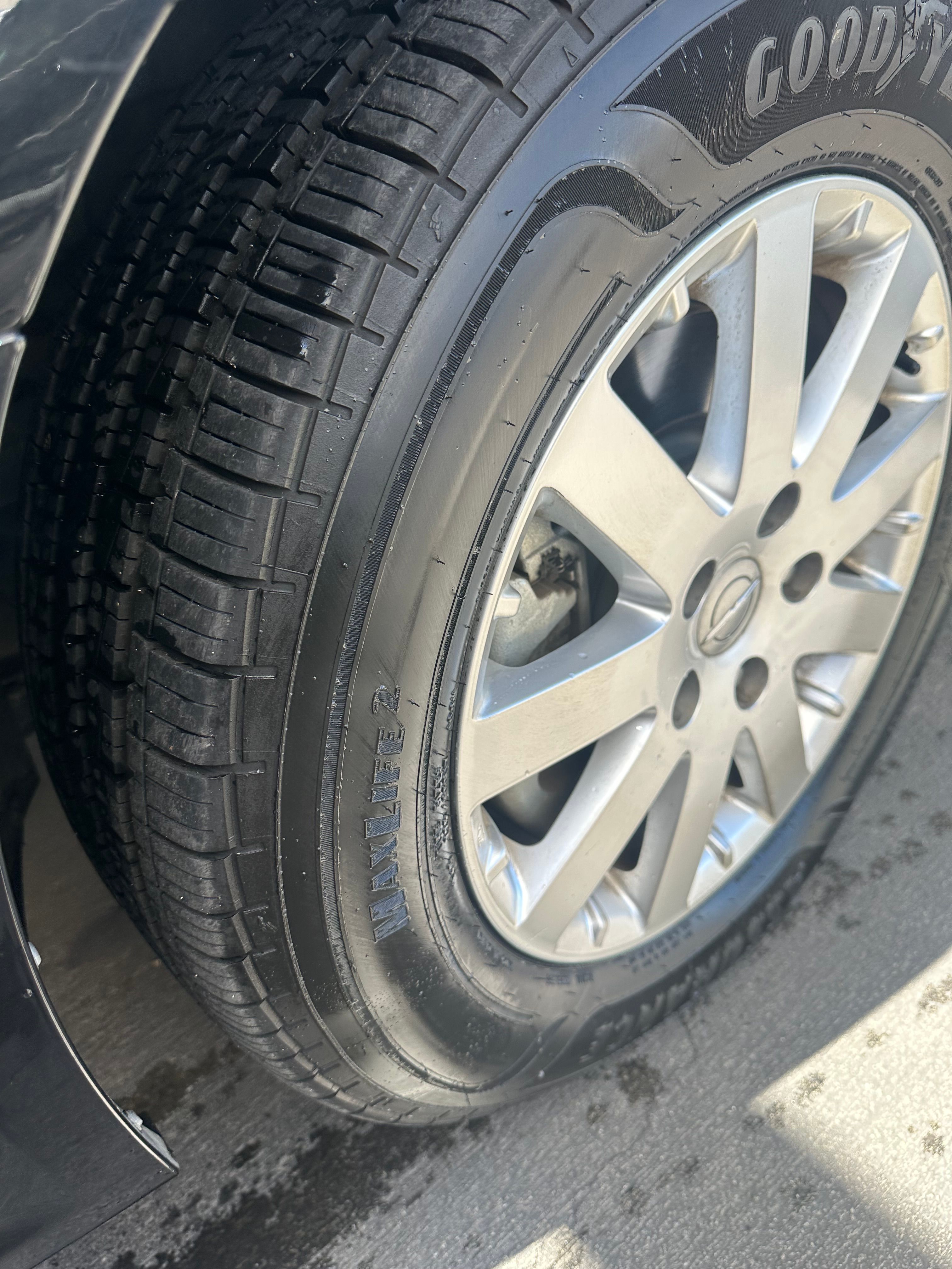 Used 2016 Chrysler Town & Country Touring FWD image 10
