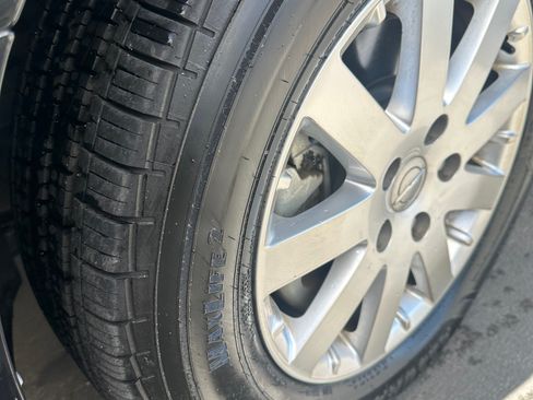 Used 2016 Chrysler Town & Country Touring FWD image 10