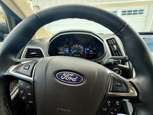 Used 2022 Ford Edge SEL w/ Convenience Package image 13