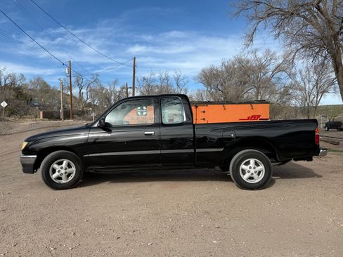 Used 1995 Toyota Tacoma Pickup image 4