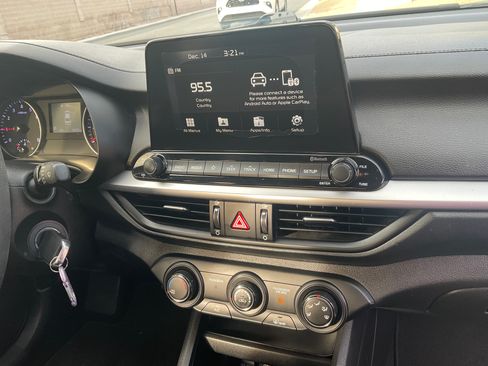 Used 2020 Kia Forte LXS image 8