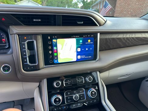 Used 2023 GMC Yukon Denali w/ Denali Reserve Package AWD/4WD image 9