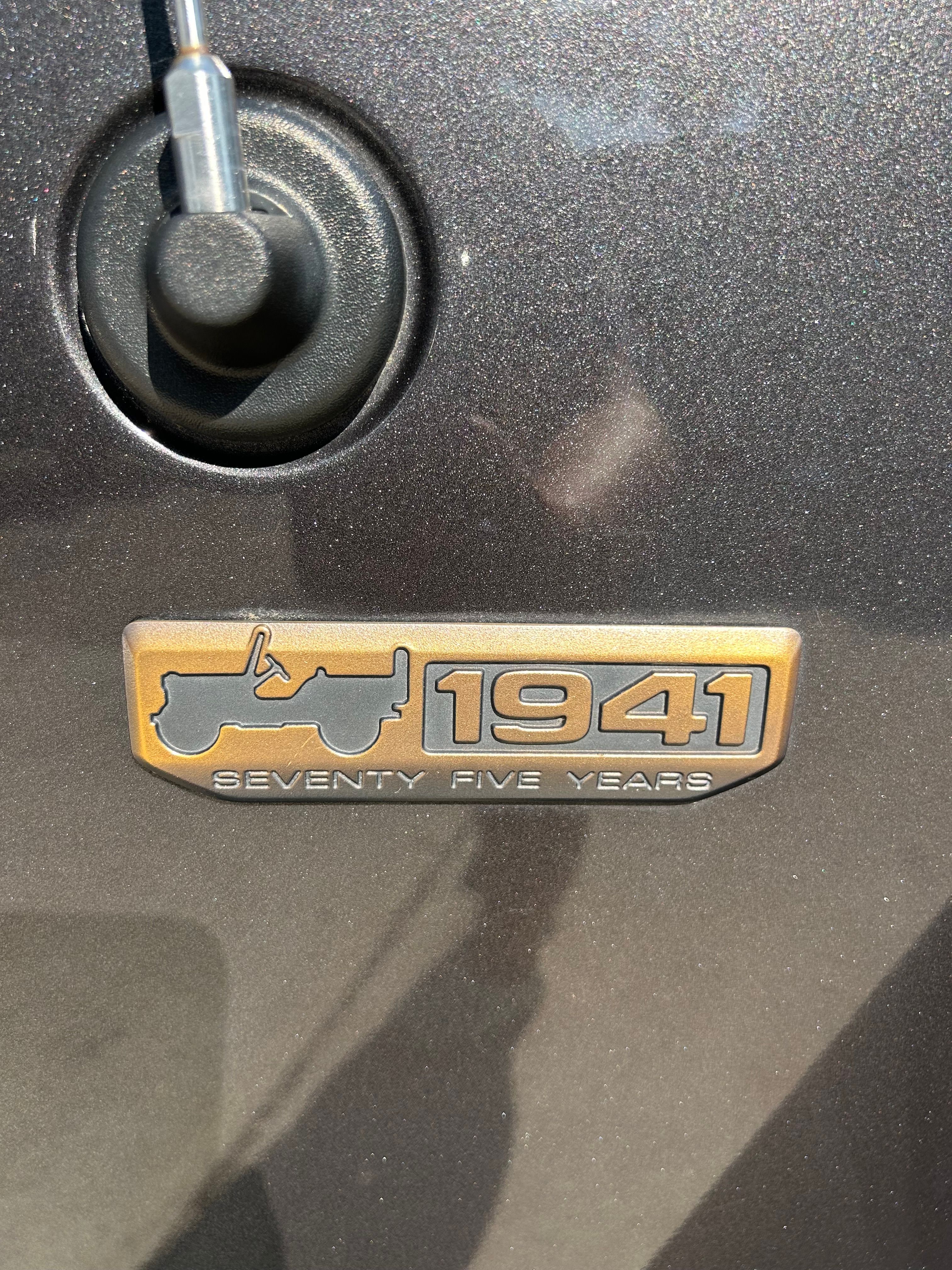 Used 2016 Jeep Wrangler Sahara AWD/4WD image 11