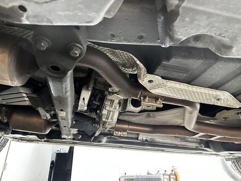 Used 2013 Porsche Cayenne Turbo w/ Sportdesign Pkg w/Side Skirts image 28