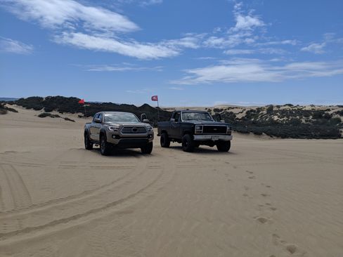 Used 2017 Toyota Tacoma TRD Off-Road w/ Premium & Technology Package image 5