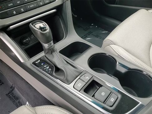 Used 2016 Hyundai Sonata Limited w/ Option Group 04 image 9