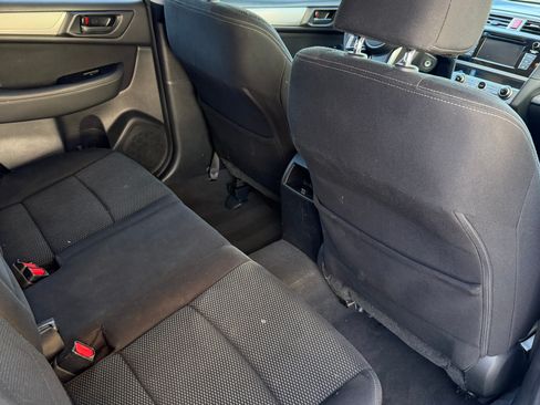 Used 2019 Subaru Outback 2.5i image 6