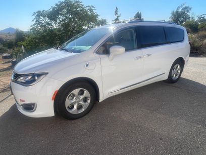 Used 2018 Chrysler Pacifica Touring-L