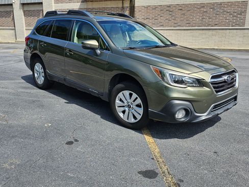 Used 2018 Subaru Outback 2.5i Premium AWD/4WD image 4