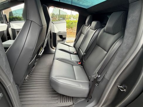 Used 2024 Tesla Cybertruck AWD Crew Cab image 16