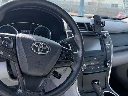Used 2017 Toyota Camry LE image 11
