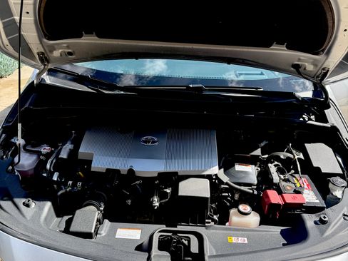 Used 2021 Toyota Prius Prime Limited w/ Carpet Mat Package (TMS) image 12