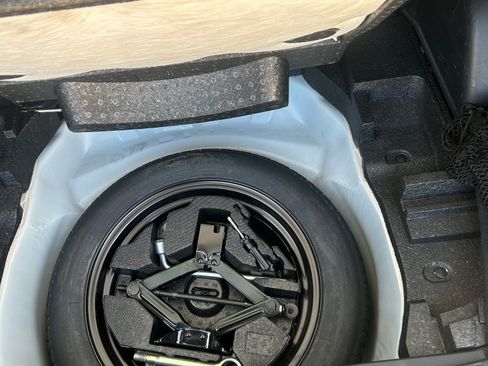 Used 2017 Subaru Forester 2.5i Premium image 6