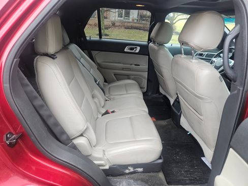 Used 2013 Ford Explorer XLT image 13