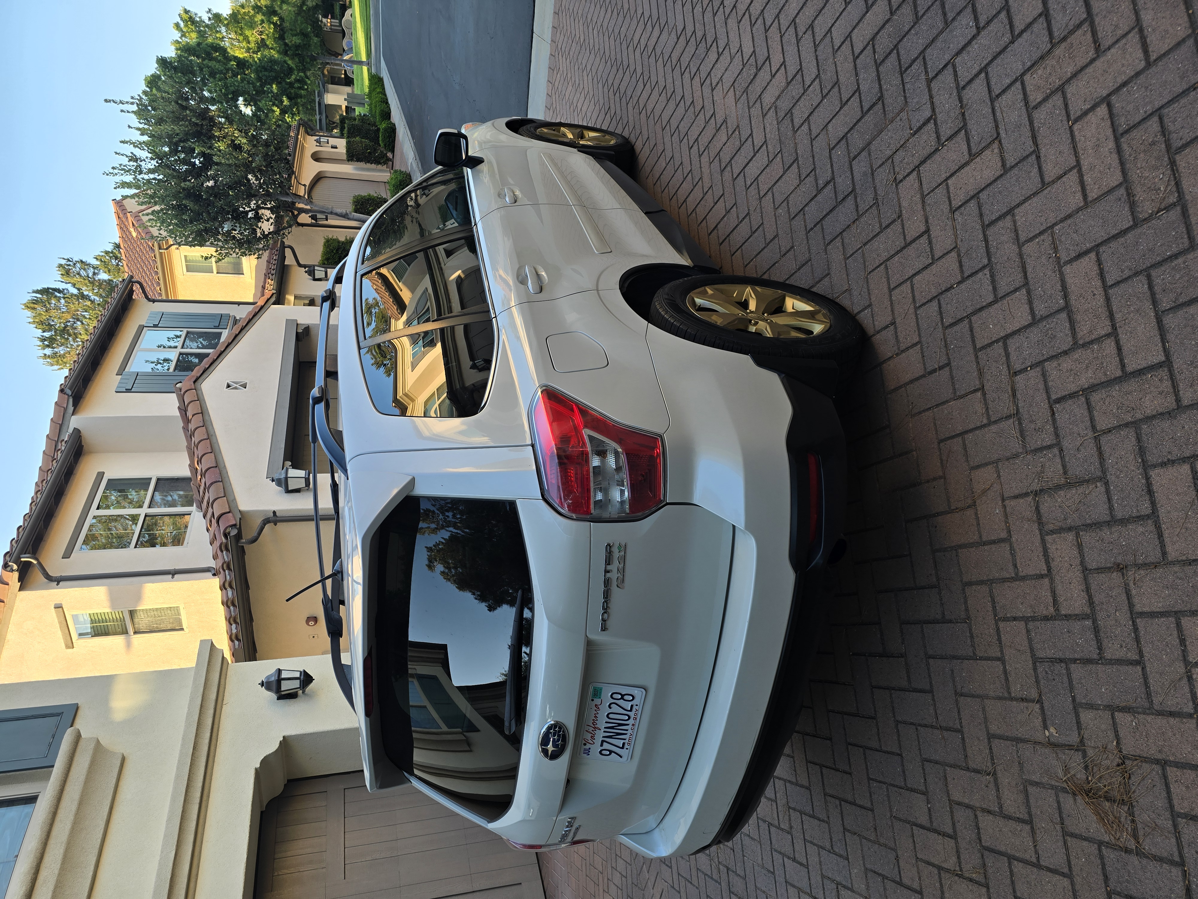 Used 2014 Subaru Forester 2.5i Limited AWD/4WD image 5