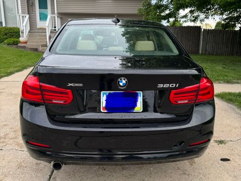 Used 2018 BMW 320i xDrive Sedan AWD/4WD image 5