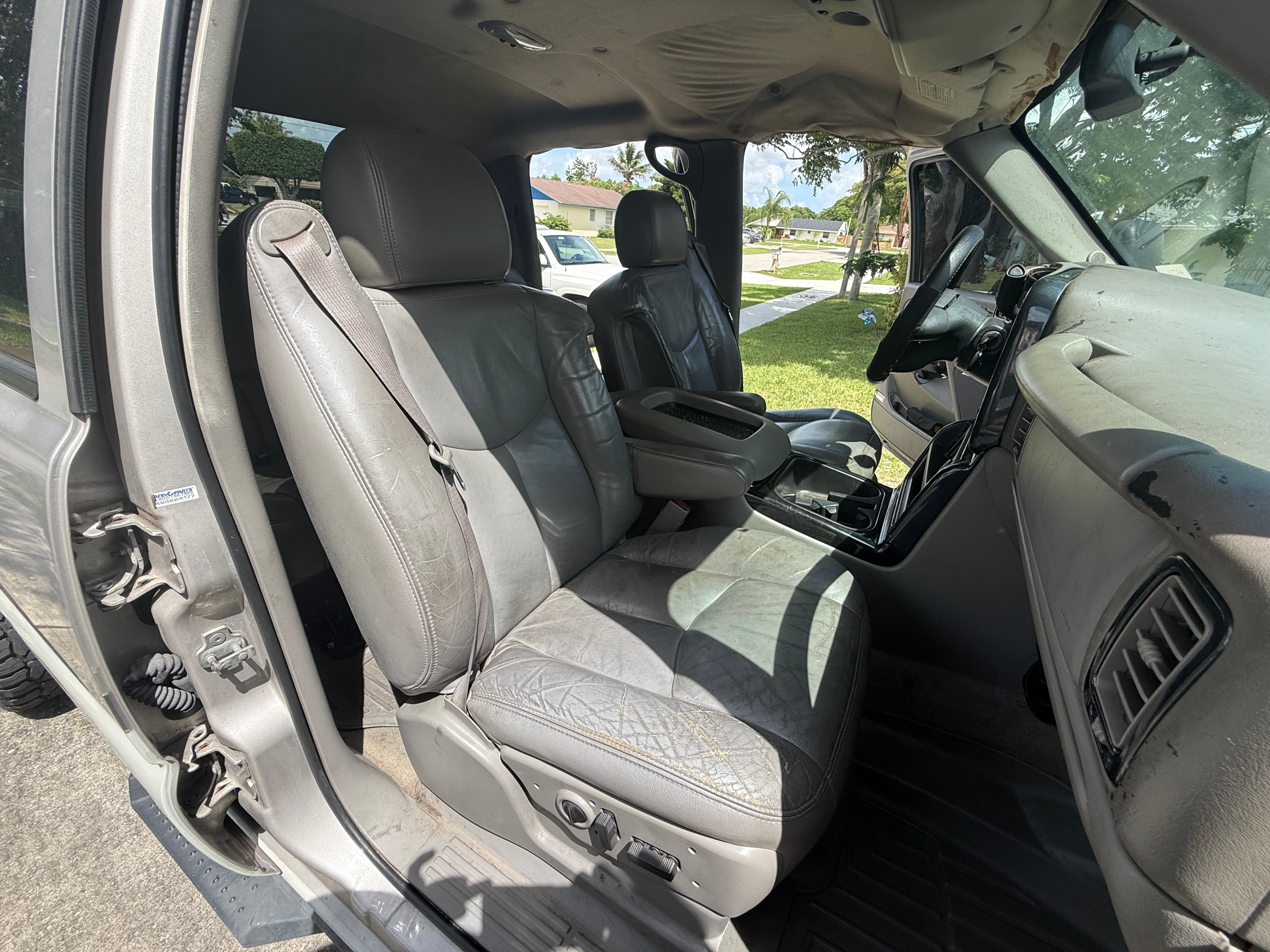 Used 2007 Chevrolet Silverado 2500 LT w/ Heavy-Duty Power Package AWD/4WD image 12