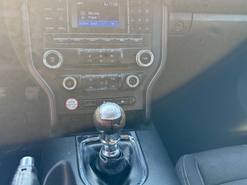 Used 2015 Ford Mustang Coupe image 17