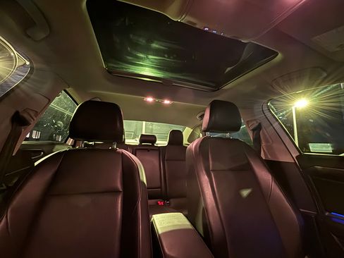 Used 2019 Volkswagen Jetta SEL w/ Cold Weather Package image 10