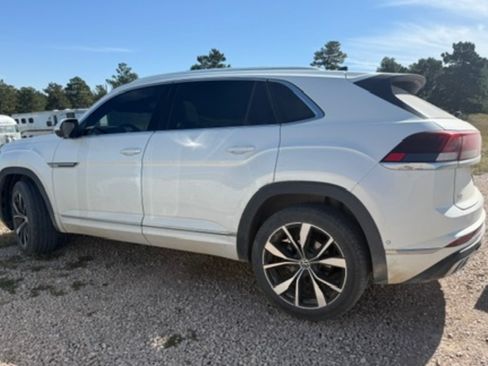 Used 2025 Volkswagen Atlas Cross Sport SEL Premium R-Line image 9