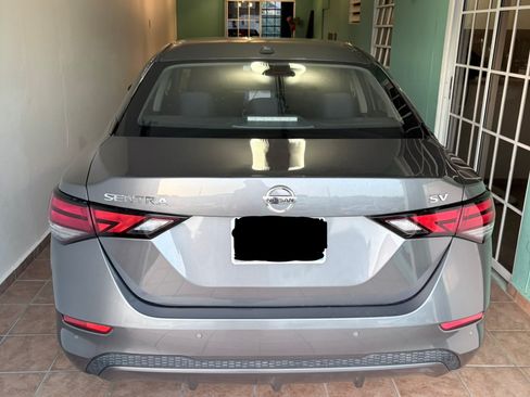 Used 2022 Nissan Sentra SV FWD image 2