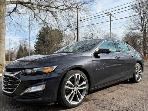Used 2022 Chevrolet Malibu LT image 1