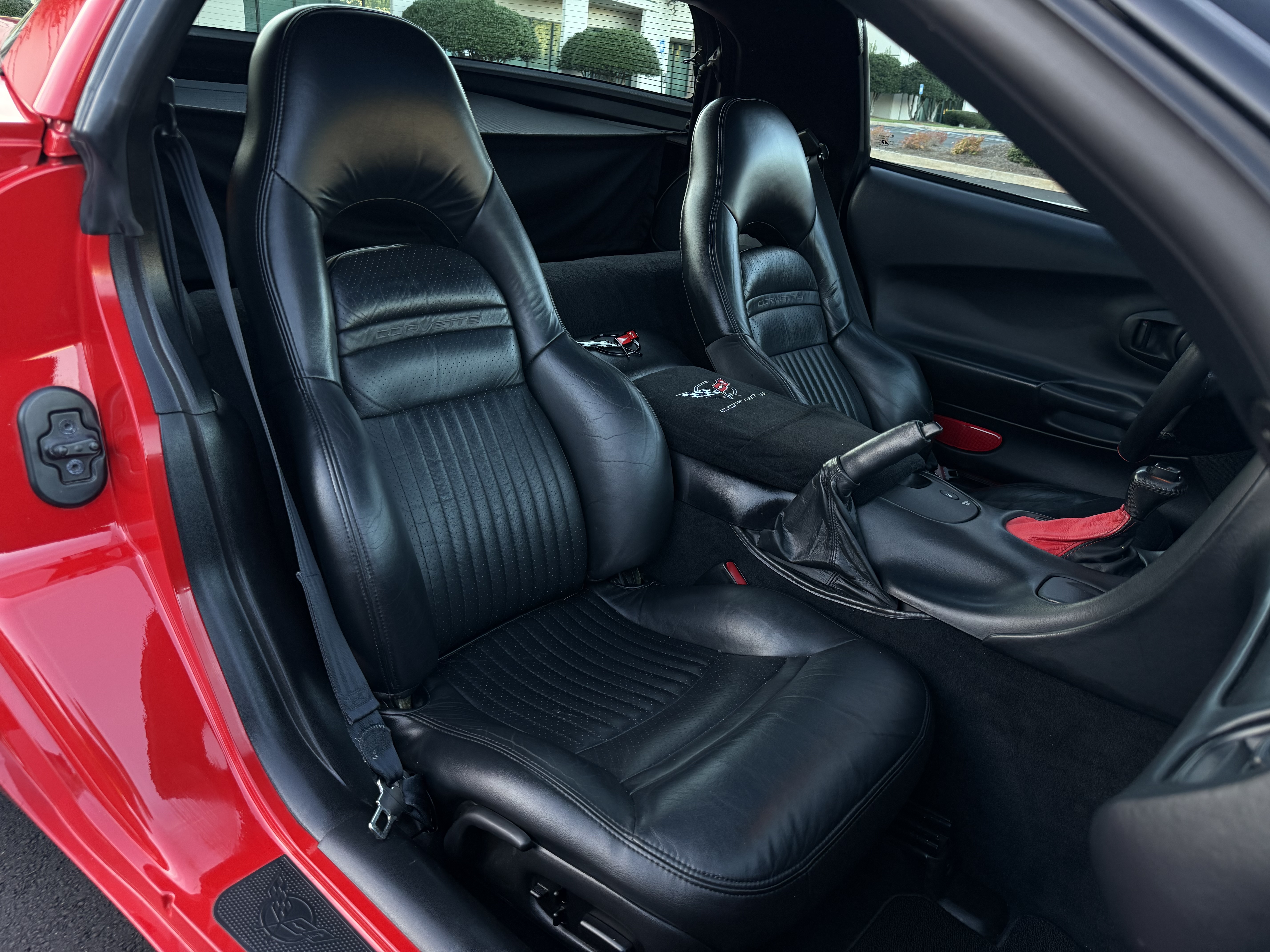 Used 1999 Chevrolet Corvette Coupe w/ Performance Handling Pkg RWD image 17