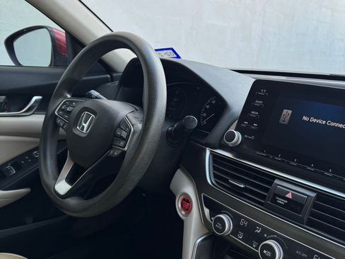 Used 2018 Honda Accord LX image 10