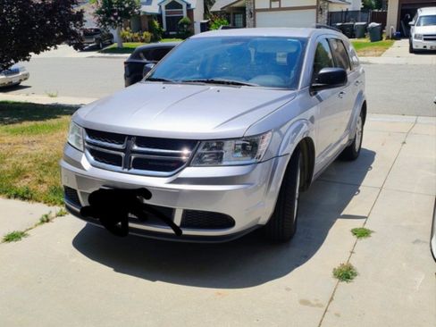 Used 2016 Dodge Journey SE w/ Flexible Seating Group image 1