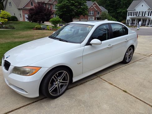 Used 2007 BMW 335i Sedan RWD image 4