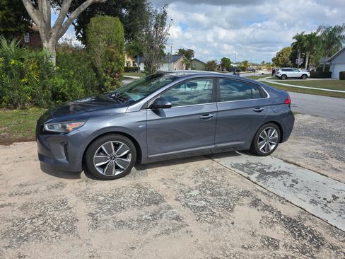 Used 2018 Hyundai Ioniq Limited image 1
