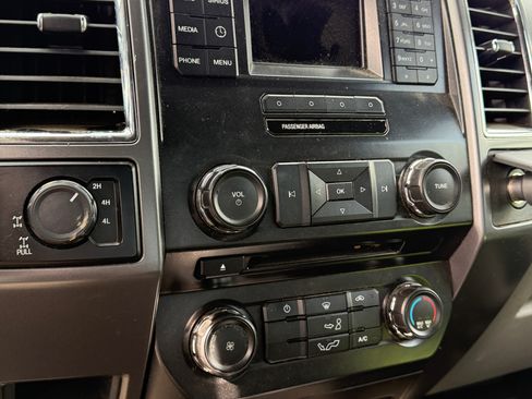 Used 2015 Ford F150 XLT w/ Trailer Tow Package image 17