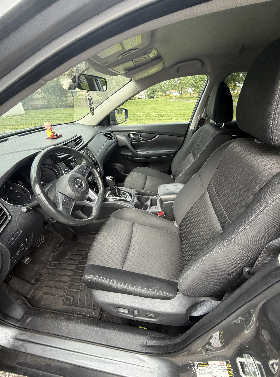 Used 2018 Nissan Rogue SV AWD/4WD image 4