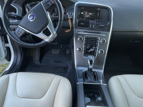 Used 2016 Volvo XC60 T6 image 9