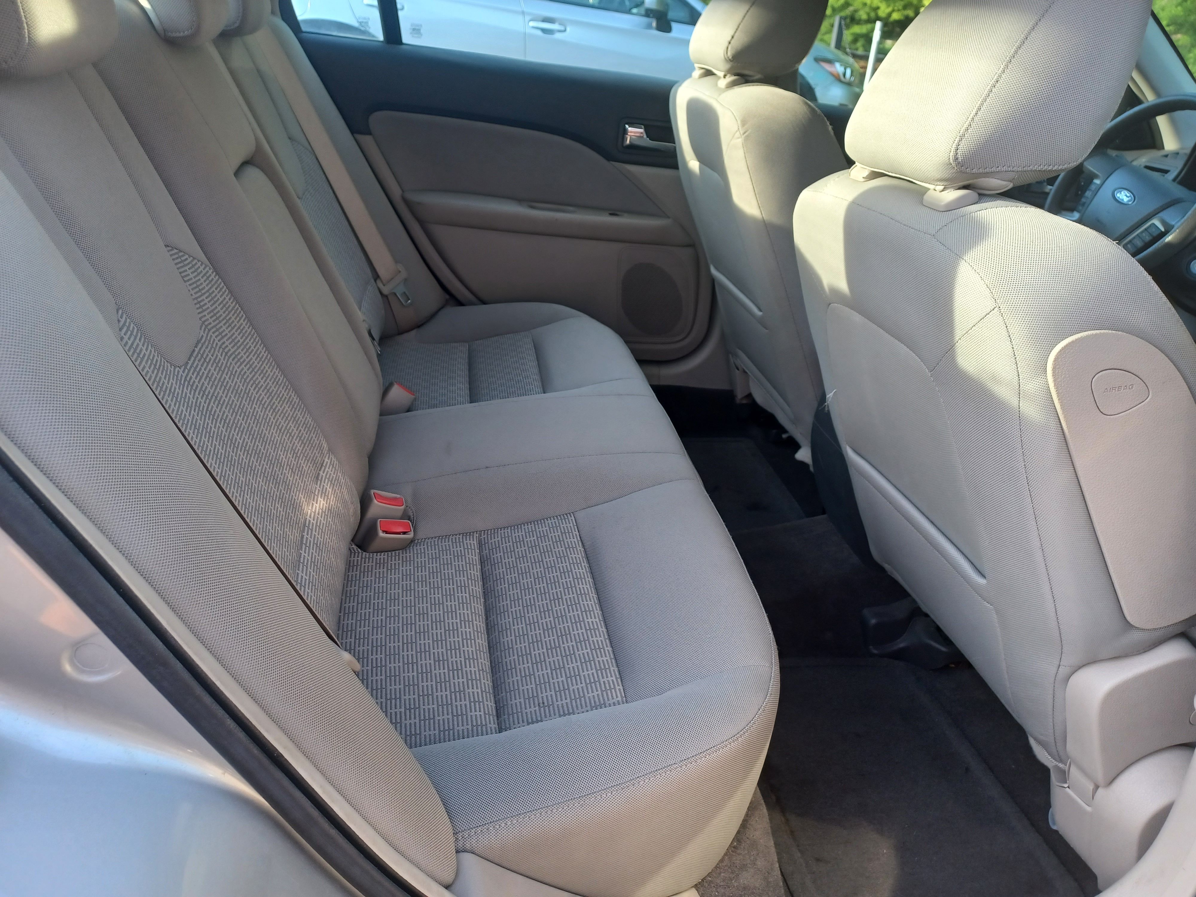 Used 2010 Ford Fusion SE FWD image 7