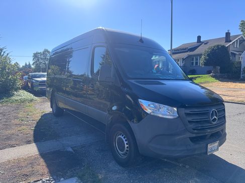 Used 2022 Mercedes-Benz Sprinter 3500 image 1