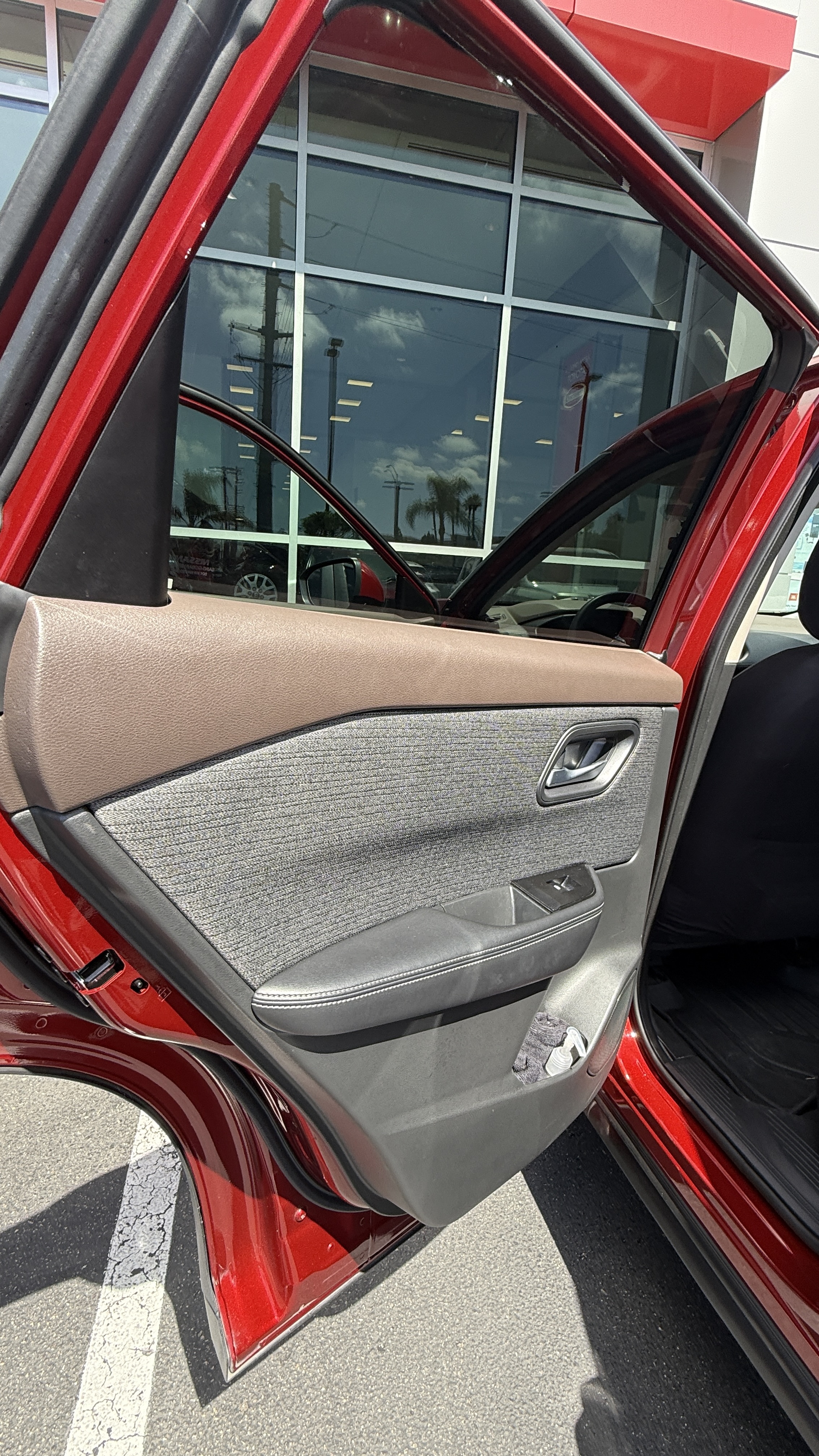Used 2022 Nissan Rogue SV FWD image 13