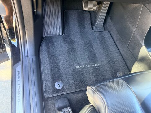 Used 2021 Hyundai Palisade Calligraphy image 23