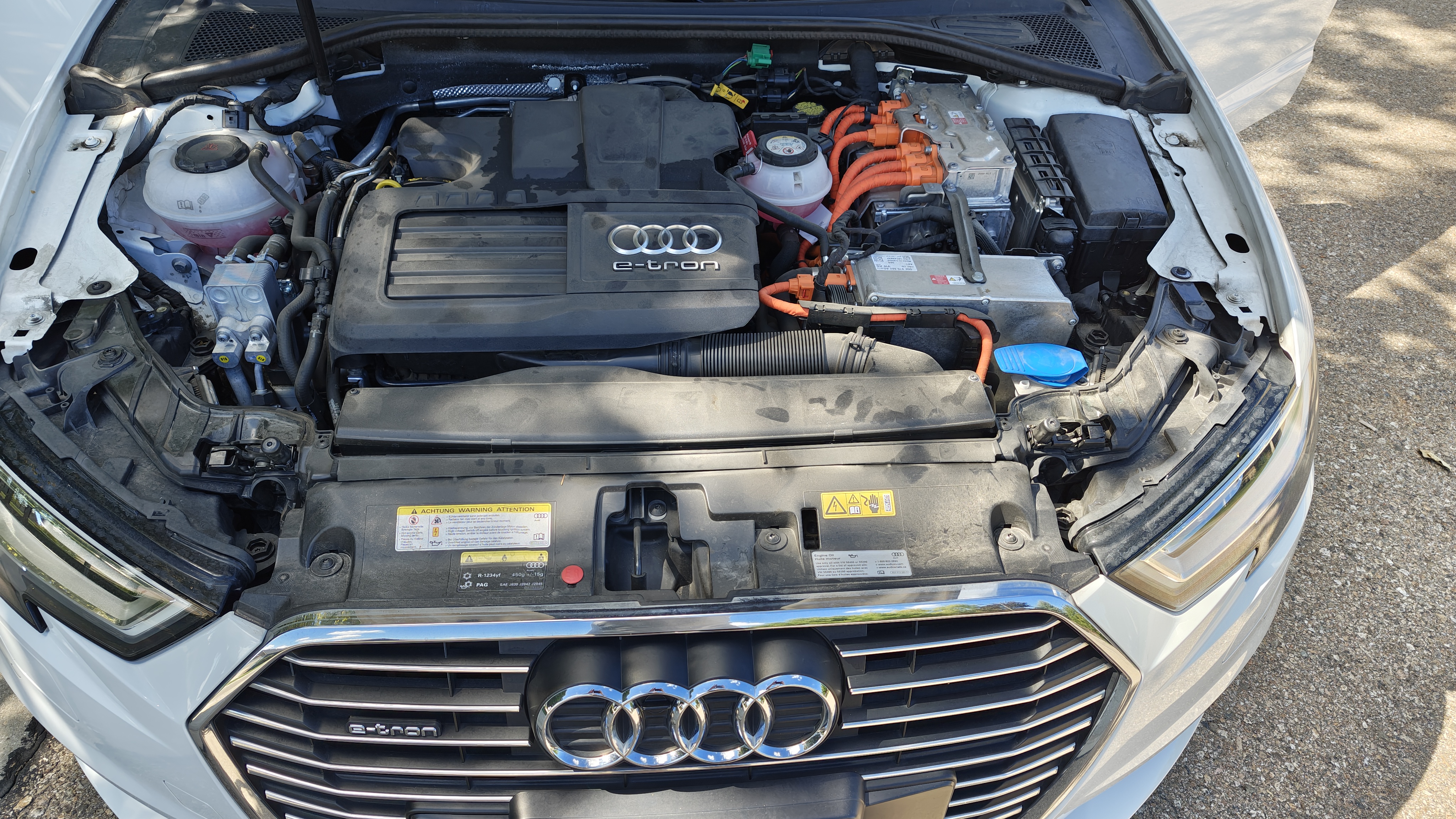 Used 2018 Audi A3 e-tron Premium Plus w/ Technology Package FWD image 10