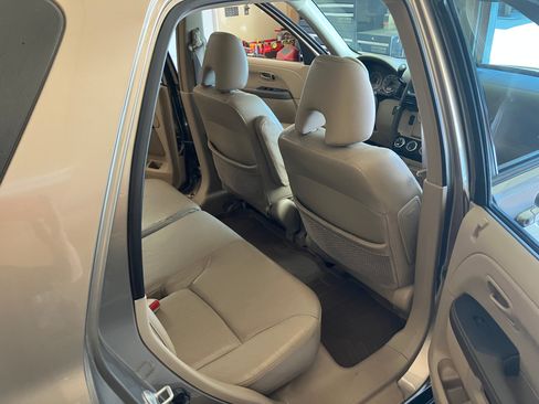 Used 2005 Honda CR-V EX image 4