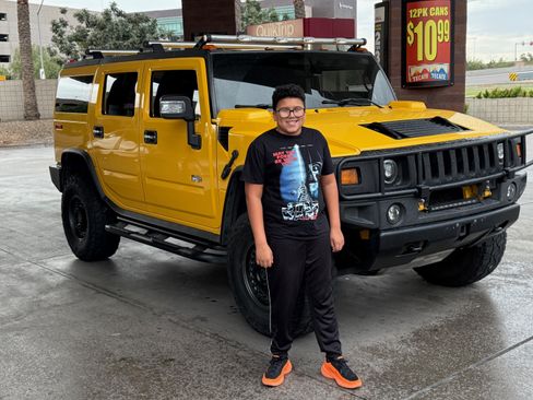 Used 2003 HUMMER H2 w/ Preferred Equipment Group image 5