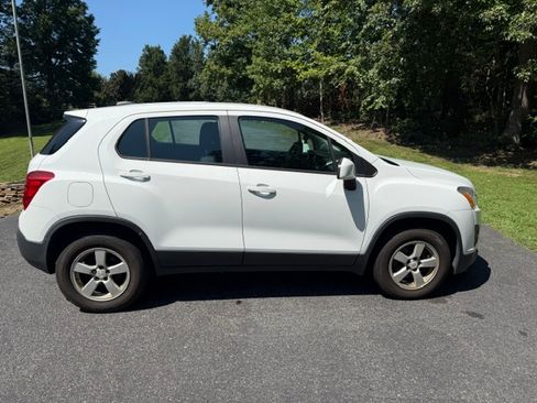Used 2015 Chevrolet Trax LS AWD/4WD image 2