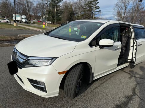 Used 2019 Honda Odyssey Elite image 1