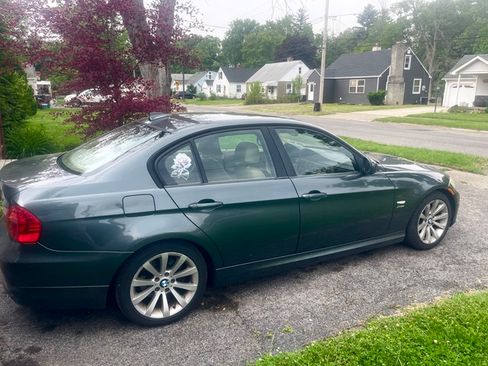 Used 2011 BMW 328i xDrive Sedan AWD/4WD image 5